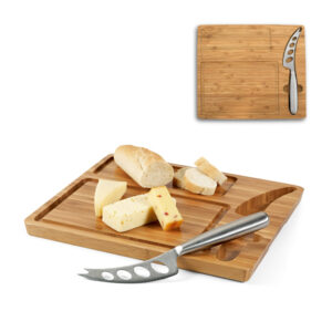 Tábua de queijos em bambu com faca incluída. Fornecida em caixa de papel kraft. 300 x 260 x 15 mm | Caixa: 307 x 267 x 21 mm