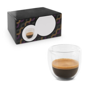 Conjunto de café em vidro isotérmico com 2 copos com parede dupla isolada a ar e capacidade até 75 ml. Fornecido em caixa presente personalizável.