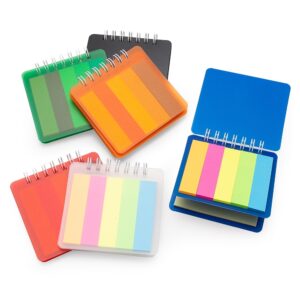 Bloco de anotações plástico com autoadesivos e wire-o, contém cinco blocos autoadesivos coloridos com aproximadamente 25 folhas cada.